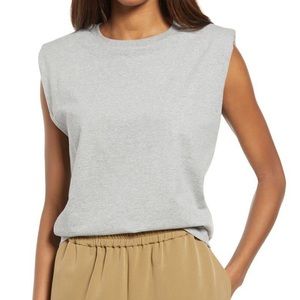 LAST CHANCE 🎉3 for $25 - NWOT grey muscle tee with shoulder pads size small